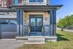 25 LOW BOULEVARD | Uxbridge Ontario | Slide Image Seven