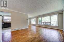 16 CARSBROOKE ROAD | Toronto Ontario | Slide Image Thirteen