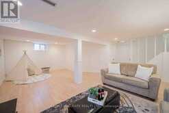 65 BARONESS CRESCENT | Toronto Ontario | Slide Image Thirty-six