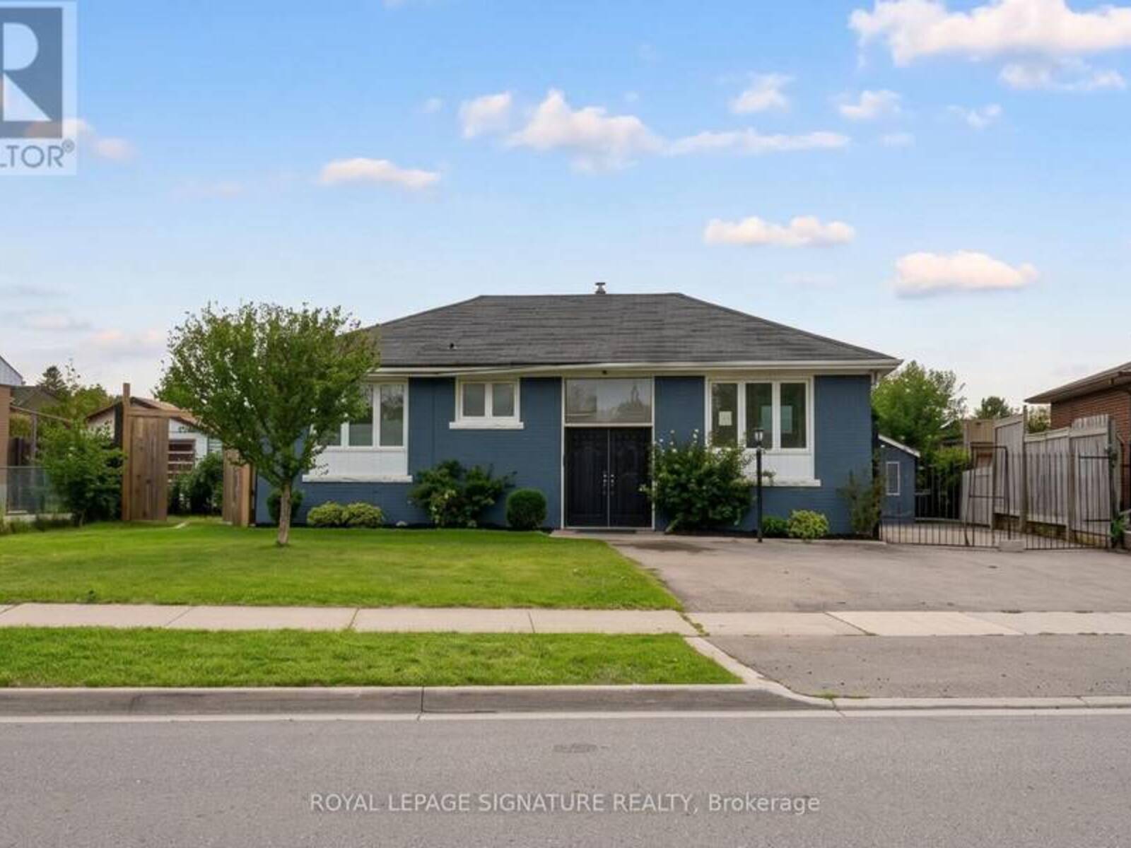 1078 PINEGROVE ROAD, Oakville, Ontario L6L 2W4