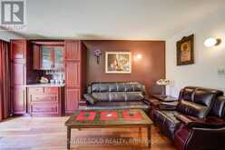 2 CROACH CRESCENT | Toronto Ontario | Slide Image Sixteen