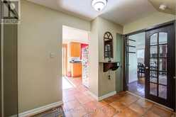 2 CROACH CRESCENT | Toronto Ontario | Slide Image Six