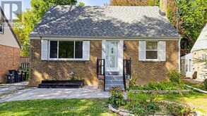 226 OAKRIDGE DRIVE | Toronto Ontario | Slide Image One