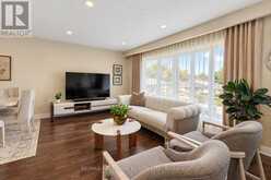 648 MOSSBANK COURT | Newmarket Ontario | Slide Image Three