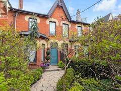 79 HAZELTON AVENUE Toronto Ontario, M5R 2E3