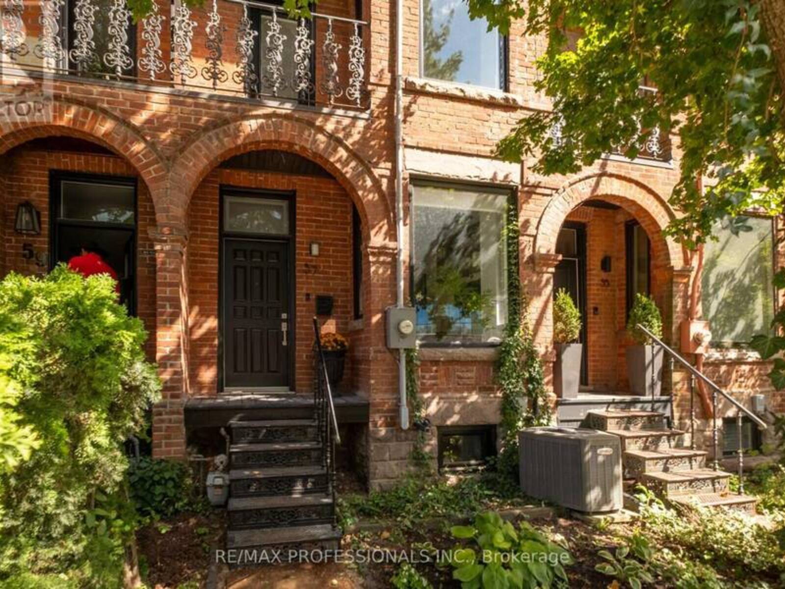 57 SHAW STREET, Toronto, Ontario M6J 2W3