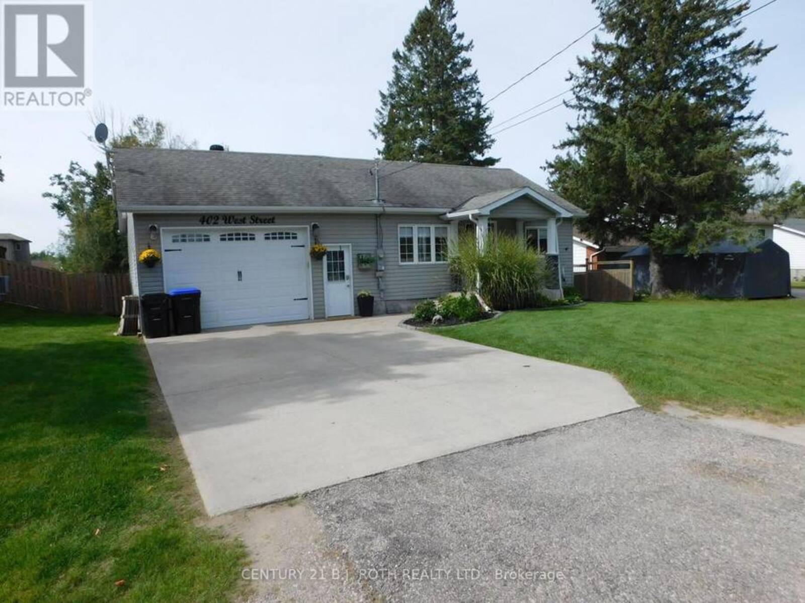 402 WEST STREET, Tay, Ontario L0K 2A0