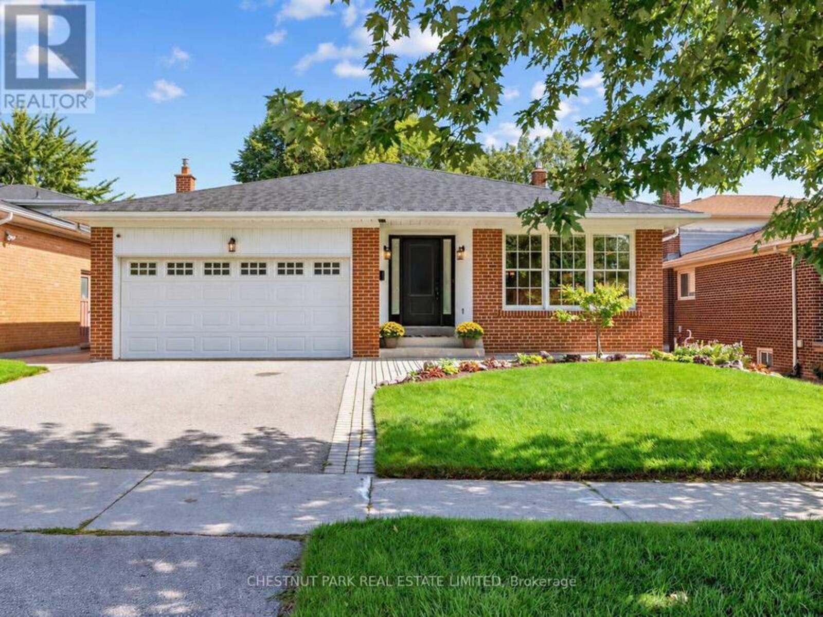 11 DOUBLETREE ROAD, Toronto, Ontario M2J 3Z3