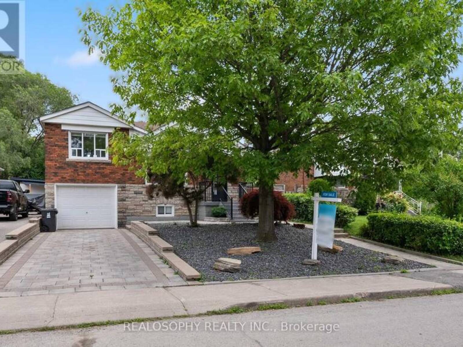 69 SQUIRES AVENUE, Toronto, Ontario M4B 2R7