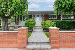 993 ISLINGTON AVENUE | Toronto Ontario | Slide Image One