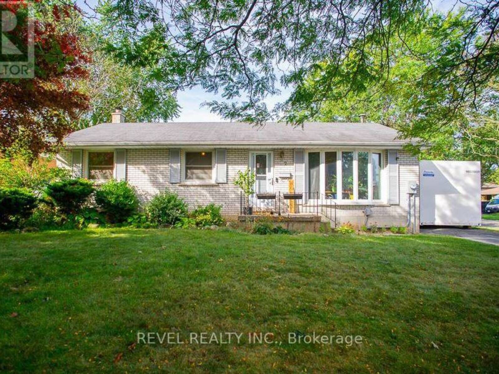 2 MORNING DEW DRIVE, Brantford, Ontario N3R 3P2