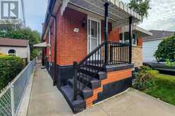 137 EAST 16TH STREET | Hamilton Ontario | Slide Image Four