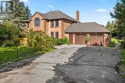 64 ELDERBERRY TRAIL | Aurora Ontario | Slide Image Eight