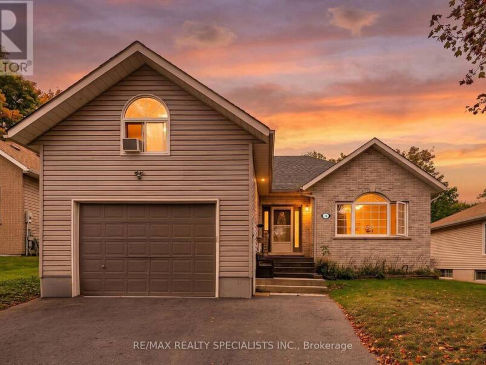 79 OXFORD STREET, North Kawartha, Ontario K0L 2H0