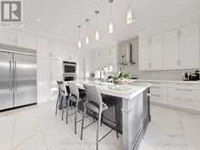 18 DUNSMORE GARDENS | Toronto Ontario | Slide Image Thirteen