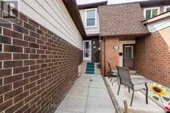 12 DEEPROSE LANE | Ajax Ontario | Slide Image Three