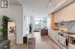 1120 - 10 HONEYCRISP CRESCENT | Vaughan Ontario | Slide Image Six