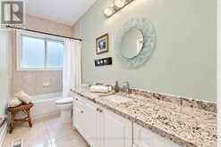 128 CARMELA AVENUE | Richmond Hill Ontario | Slide Image Thirteen