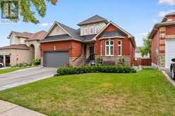 39 BANNERMAN DRIVE | Bradford West Gwillimbury Ontario | Slide Image Three