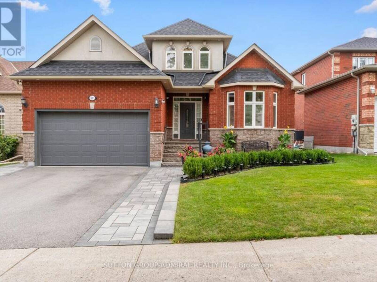 39 BANNERMAN DRIVE, Bradford West Gwillimbury, Ontario L3Z 3J7