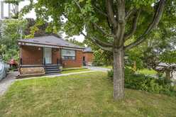 22 MAPLE AVENUE N | Mississauga Ontario | Slide Image Two