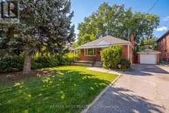 32 PINE AVENUE N | Mississauga Ontario | Slide Image One