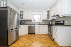 32 PINE AVENUE N | Mississauga Ontario | Slide Image Nine