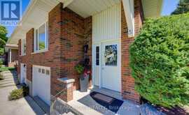 31 GROSBEAK ROAD | Elmira Ontario | Slide Image Three