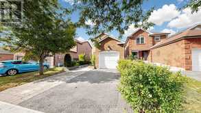 18 TIPTON CRESCENT | Ajax Ontario | Slide Image Three