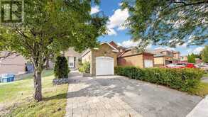 18 TIPTON CRESCENT | Ajax Ontario | Slide Image Four