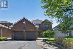 38 CRYSTAL DRIVE | Richmond Hill Ontario | Slide Image One