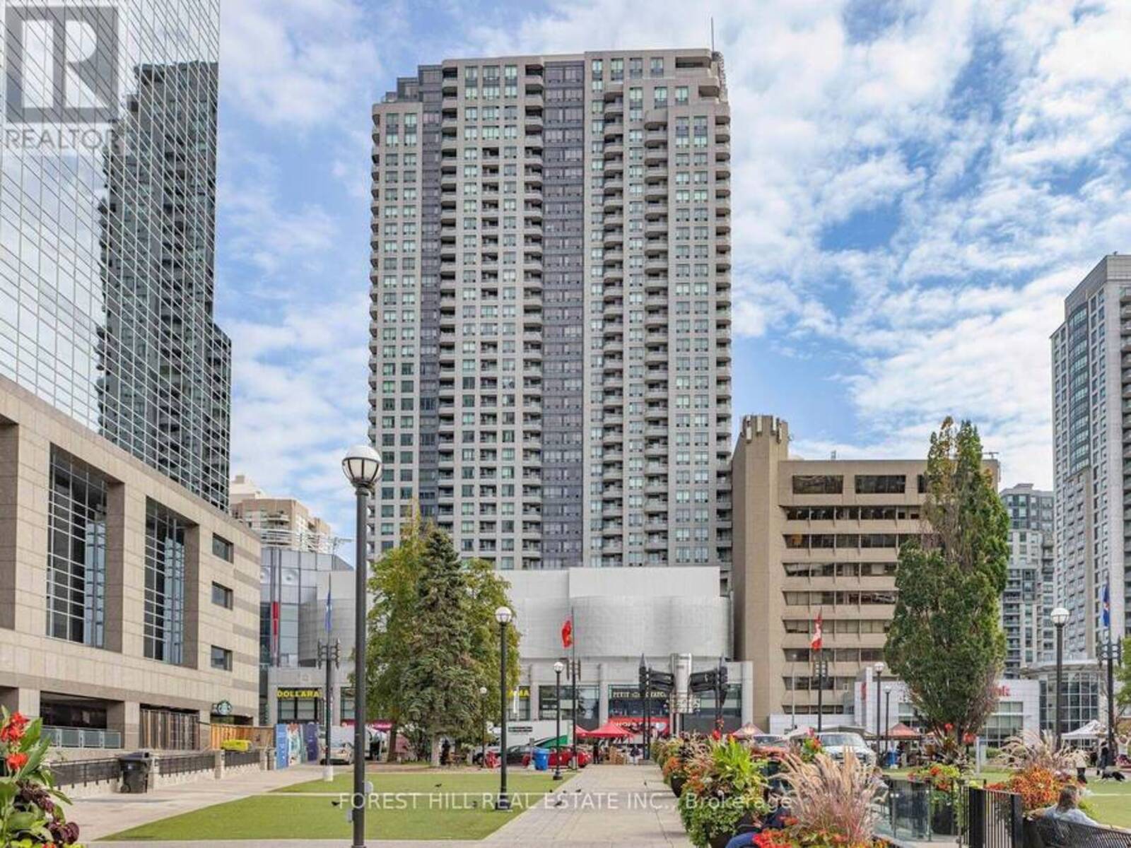 1206 - 8 HILLCREST AVENUE, Toronto, Ontario M2N 6Y6