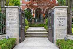92 SOUTH DRIVE | Toronto Ontario | Slide Image Three