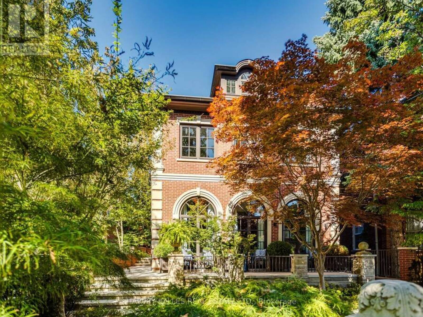 92 SOUTH DRIVE, Toronto, Ontario M4W 1R6
