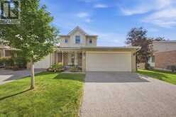 21 ADAMS COURT | Uxbridge Ontario | Slide Image Two