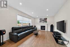 37 RUGMAN CRESCENT | Springwater Ontario | Slide Image Thirteen