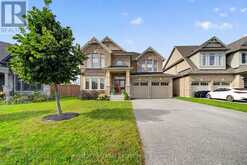 37 RUGMAN CRESCENT | Springwater Ontario | Slide Image Two