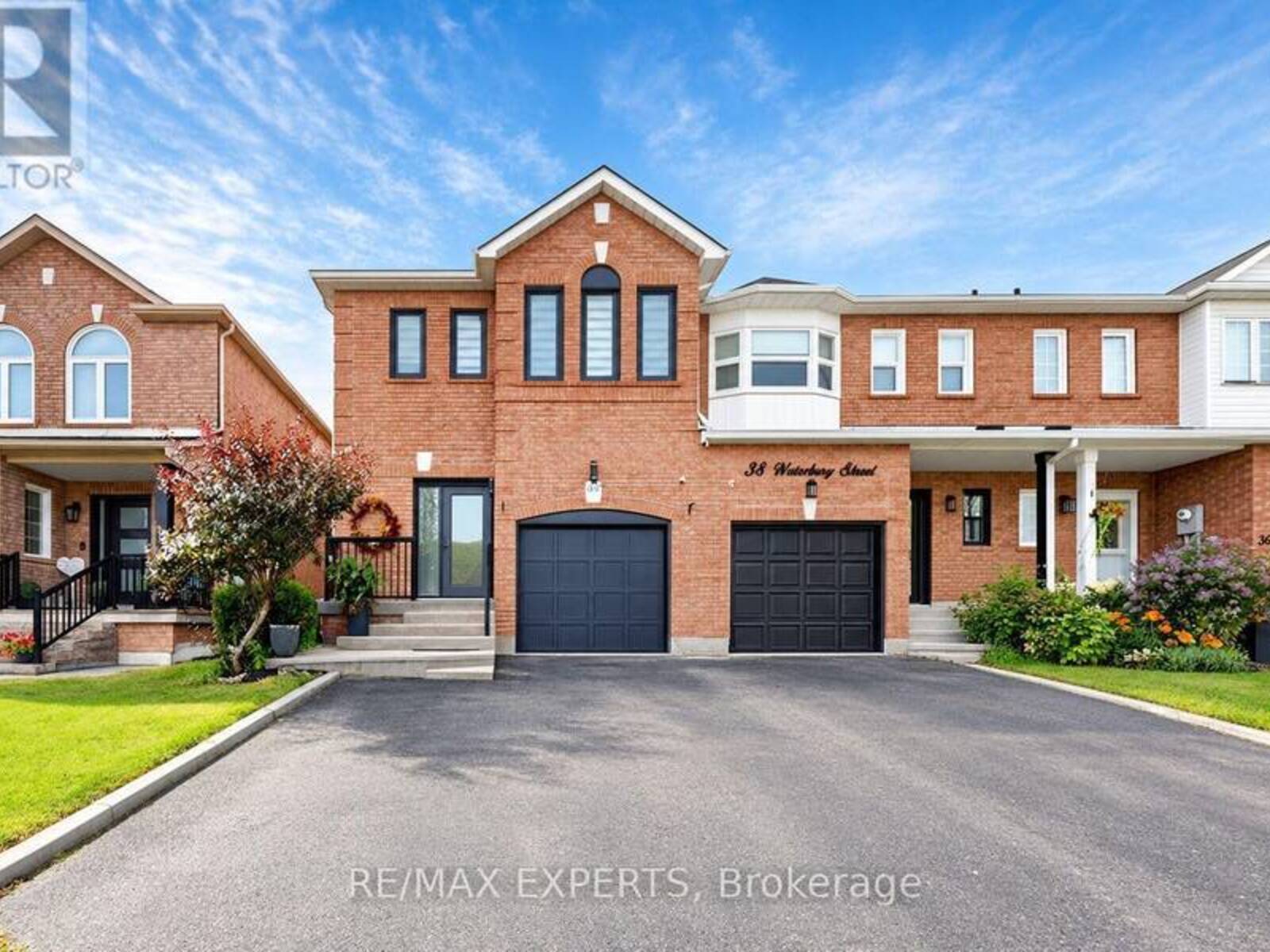 40 WATERBURY STREET, Caledon, Ontario L7E 1X4