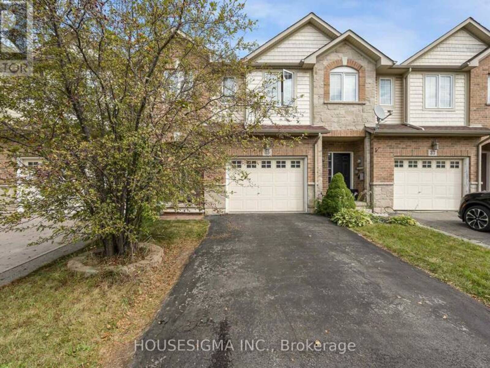 35 PALACEBEACH TRAIL, Hamilton, Ontario L8E 0B9