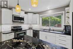 42 ROBINSON AVENUE | Brantford Ontario | Slide Image Nine