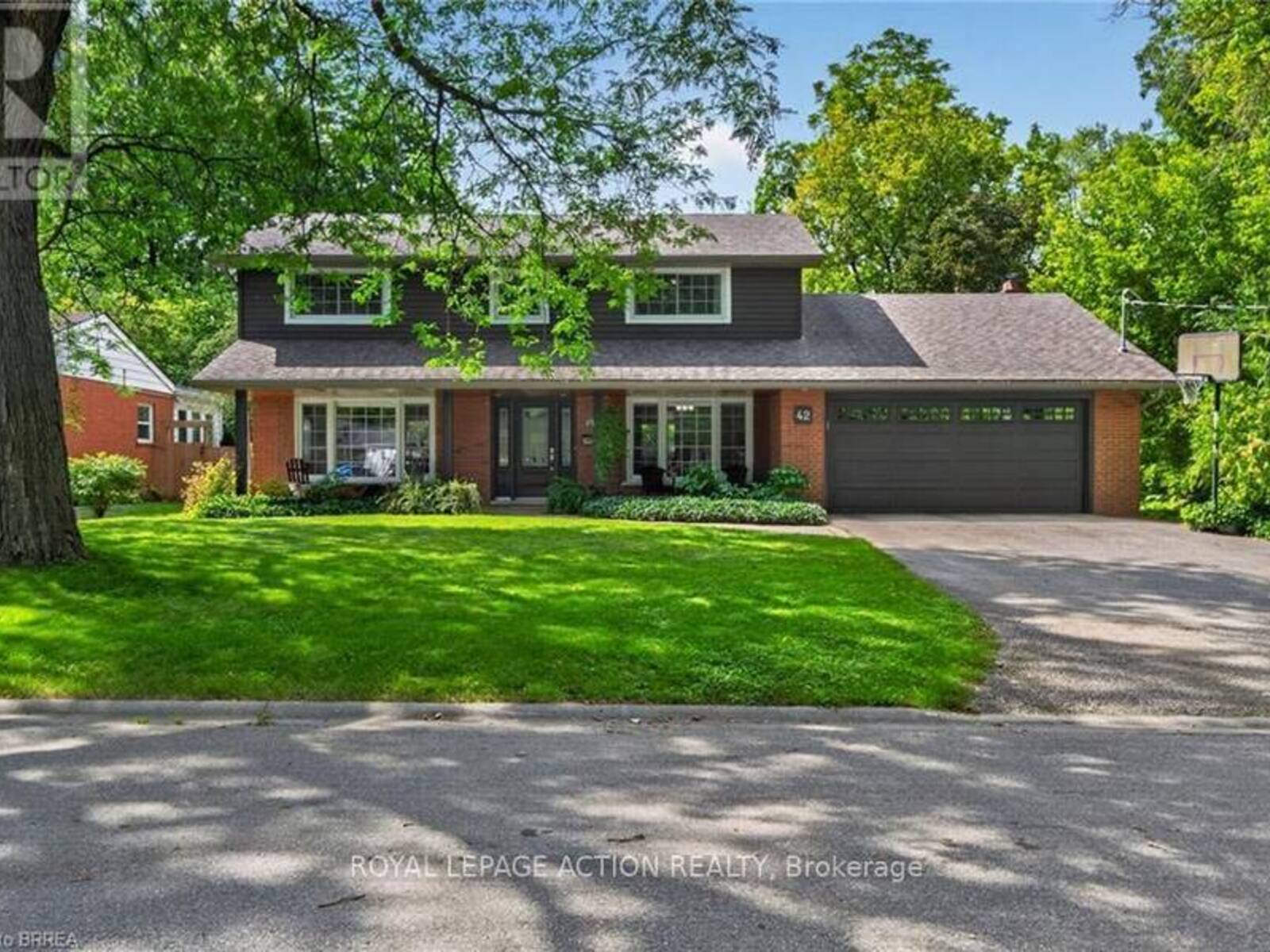 42 ROBINSON AVENUE, Brantford, Ontario N3S 6X5