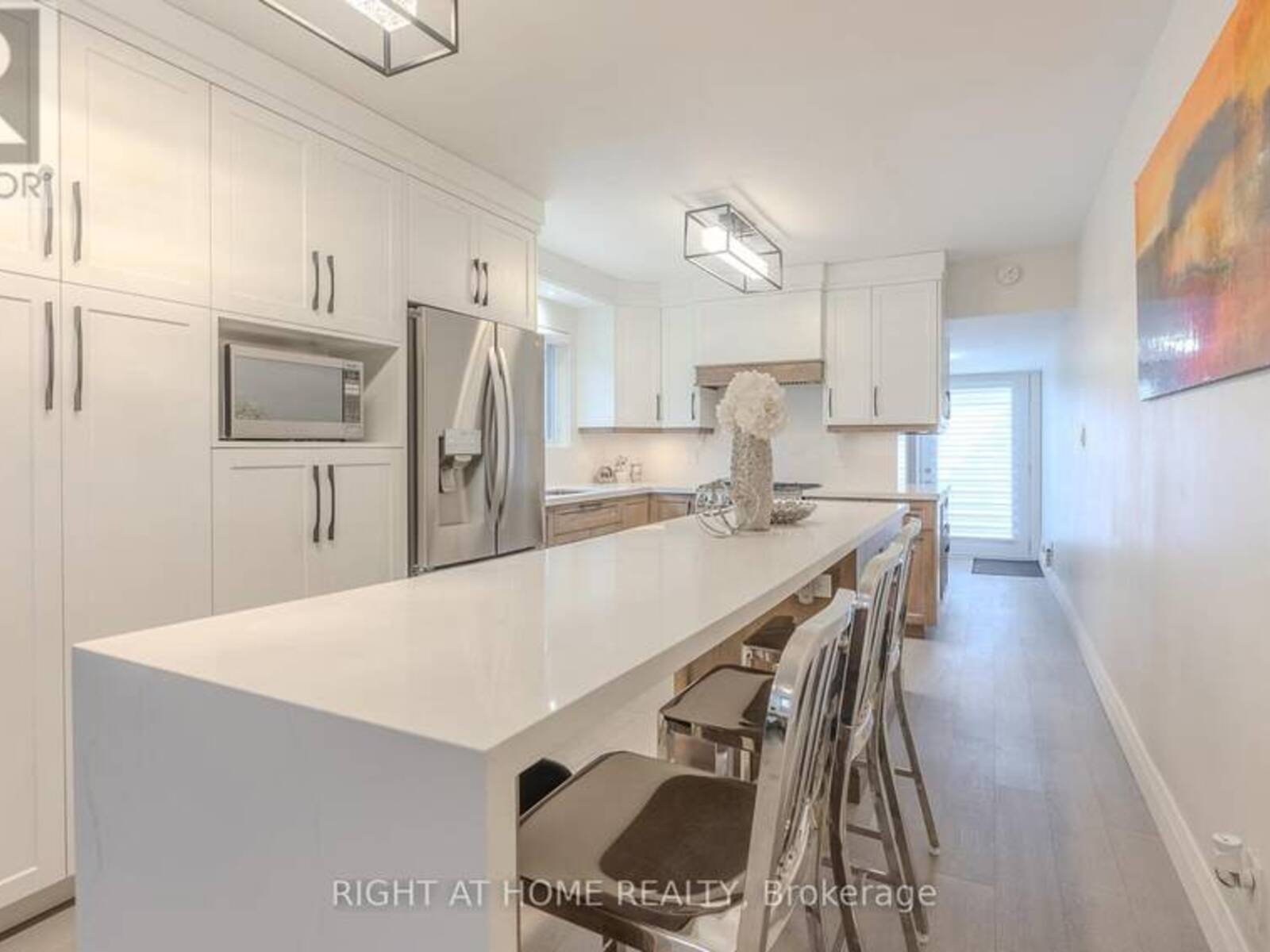 15 HAMSTEAD AVENUE, Toronto, Ontario M4C 2S3