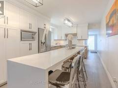 15 HAMSTEAD AVENUE Toronto Ontario, M4C 2S3