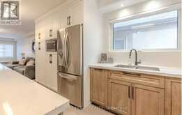 15 HAMSTEAD AVENUE | Toronto Ontario | Slide Image Nine