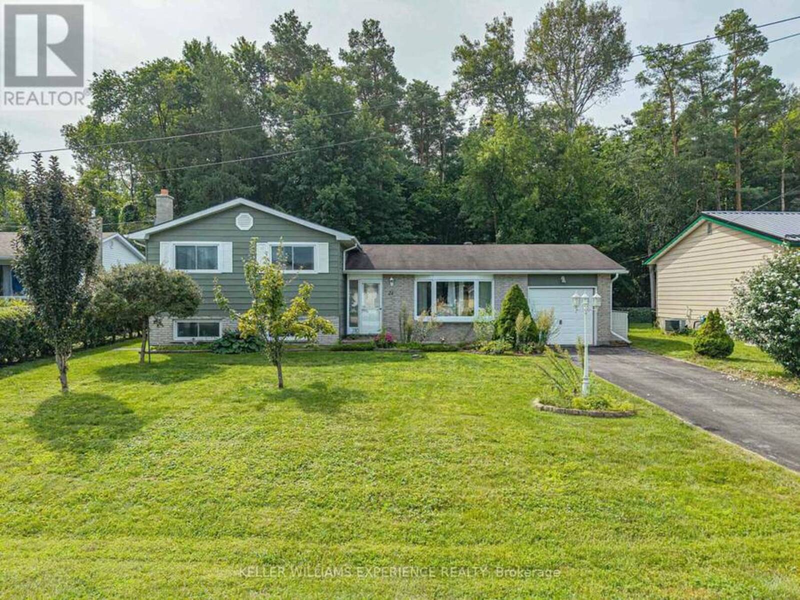 21 ASHBURTON CRESCENT, Angus, Ontario L0M 1B0