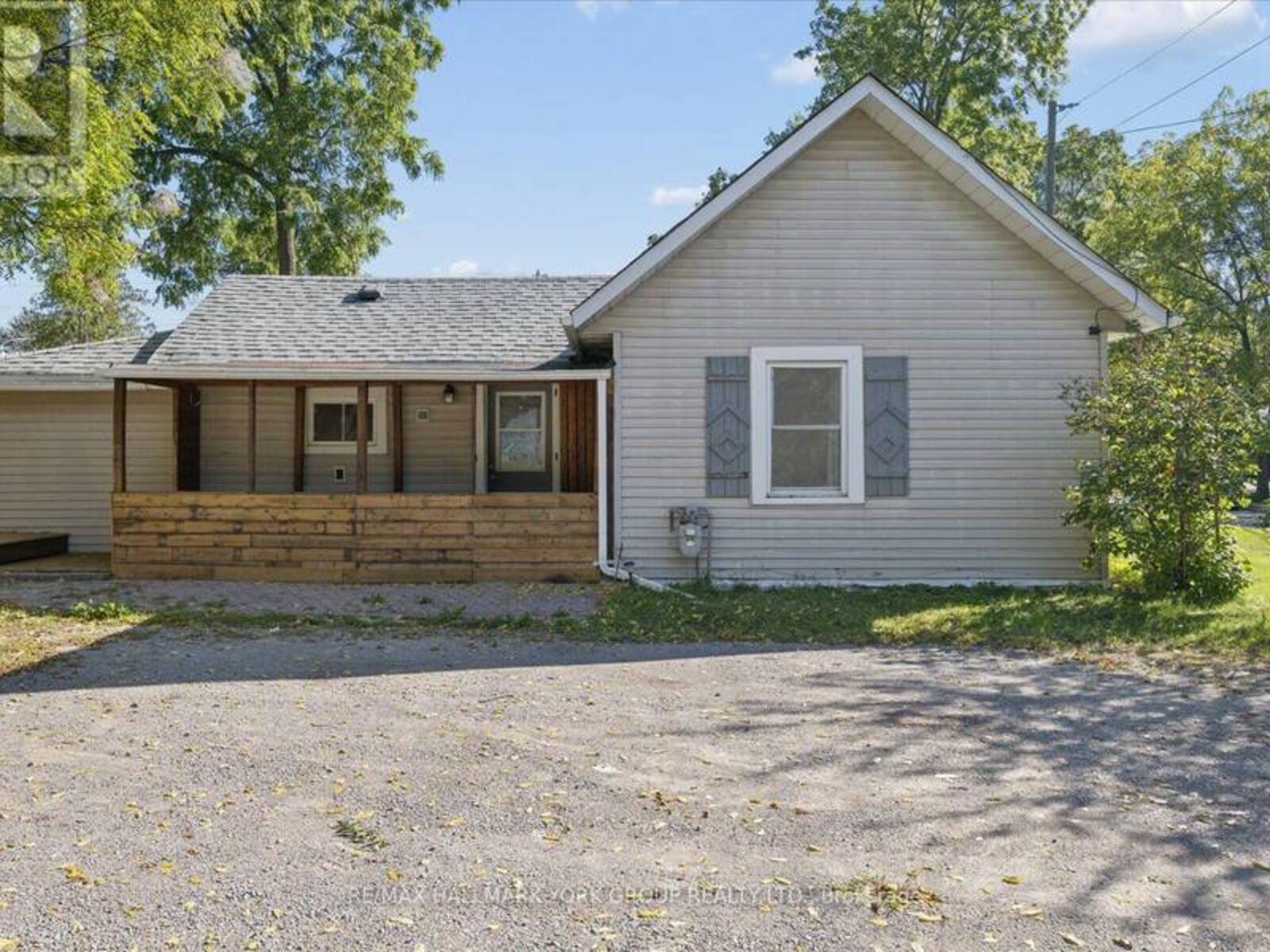 28 ST JAMES STREET, Georgina, Ontario L0E 1R0