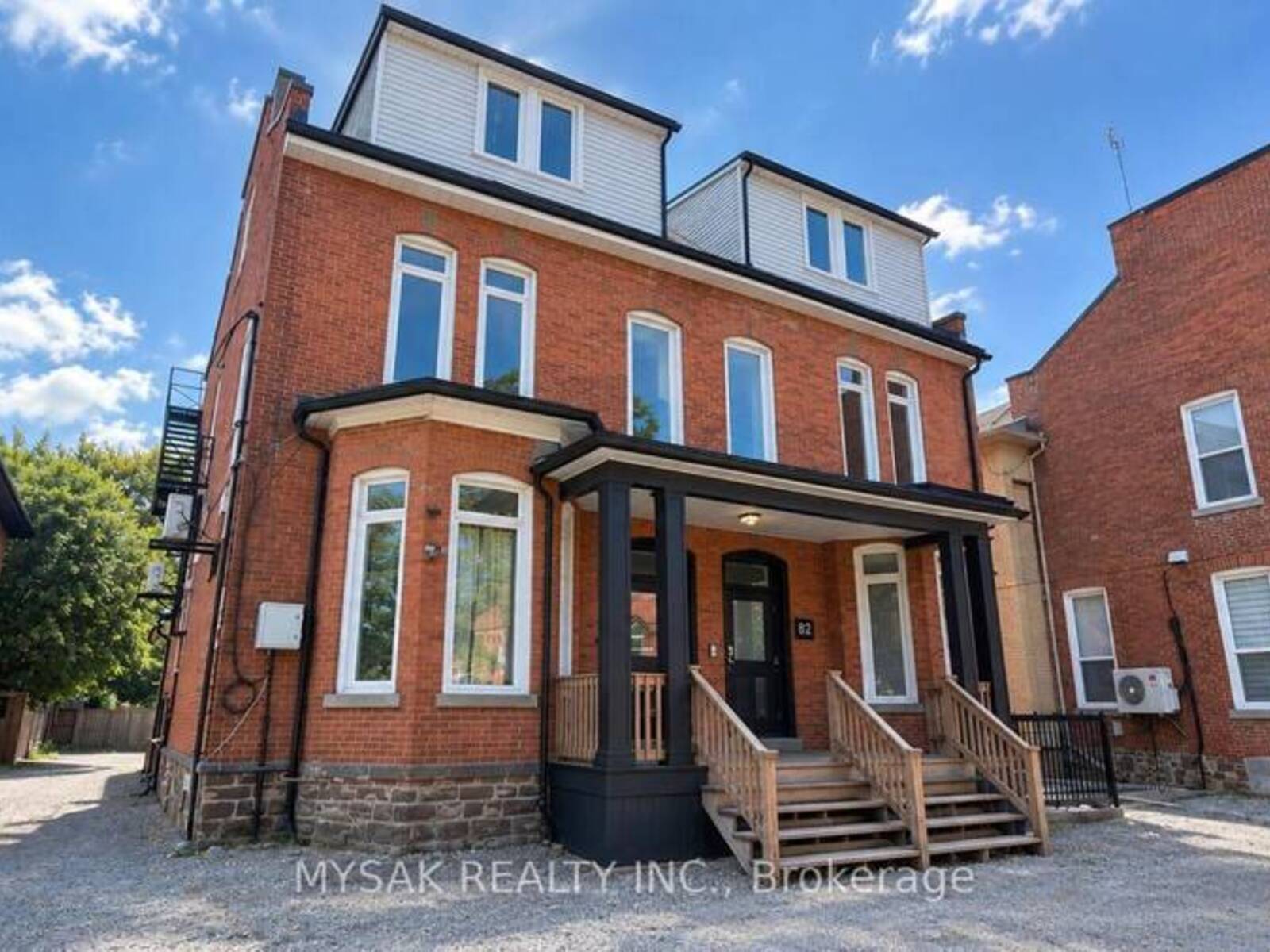 82-84 WELLAND AVENUE, St. Catharines, Ontario L2R 2N1