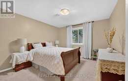 16 BALTRAY CRESCENT | Toronto Ontario | Slide Image Nine
