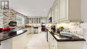 45 PINNACLE ROAD | Toronto Ontario | Slide Image Ten