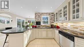 45 PINNACLE ROAD | Toronto Ontario | Slide Image Twelve